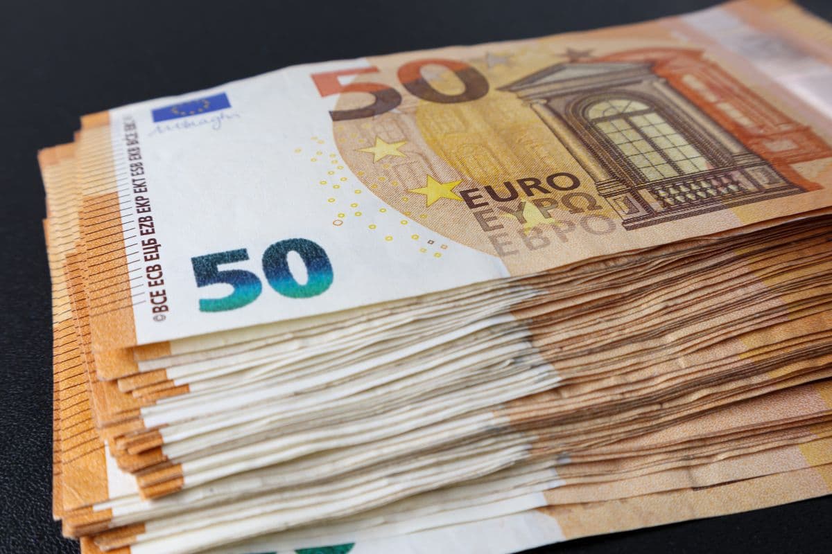 Investir 50 € par mois : les meilleurs placements pour faire fructifier un petit budget en 2026