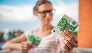 Investir avec 100 € : Le Guide pour Débuter en Micro-Investissement